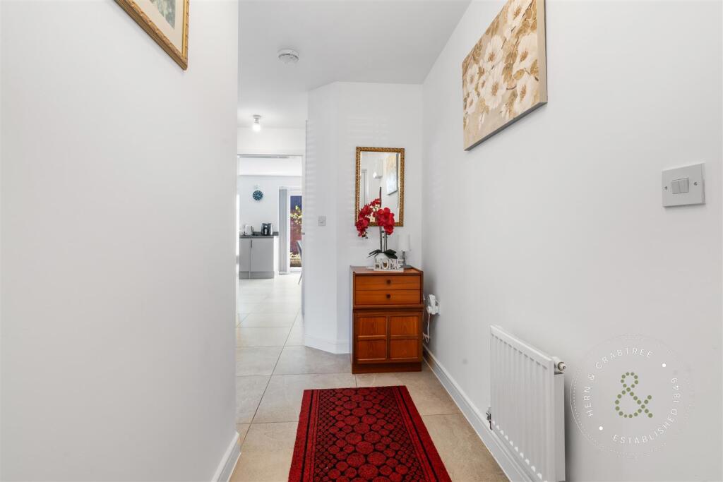 Int, Heol Bennett, Hern Crabtree (4).jpg