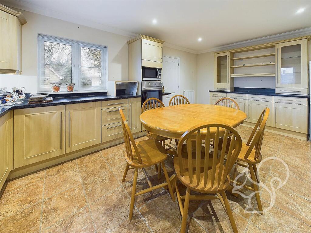 Kithcnen/Breakfast Room