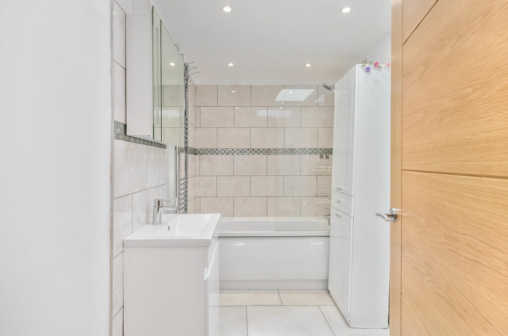 1313353-16-685a79...