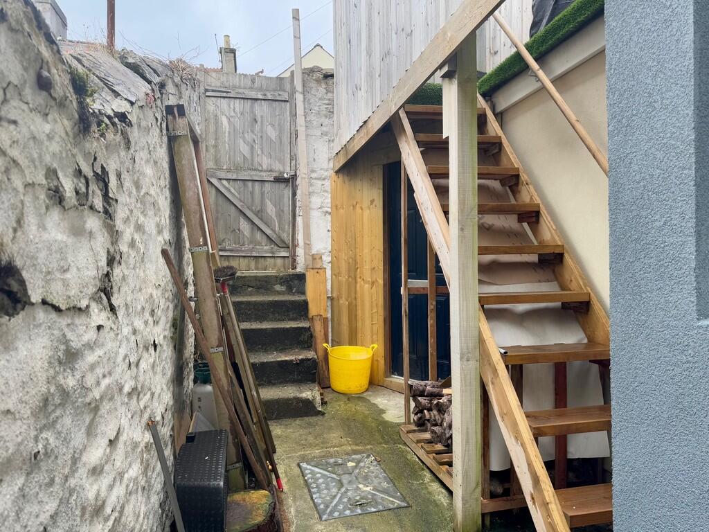 stairs to roof te...