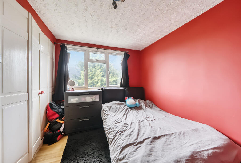 1330703-3-688b40c...