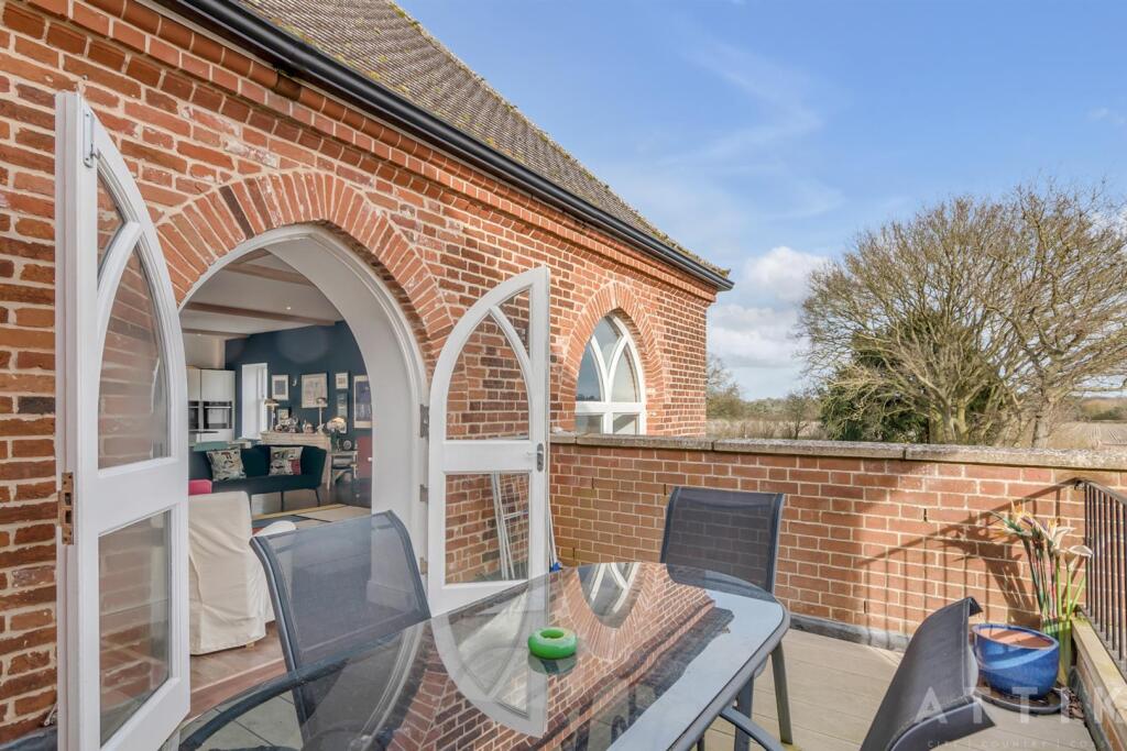 52 the Chapel Blyth View IP19 9LB (45).jpg