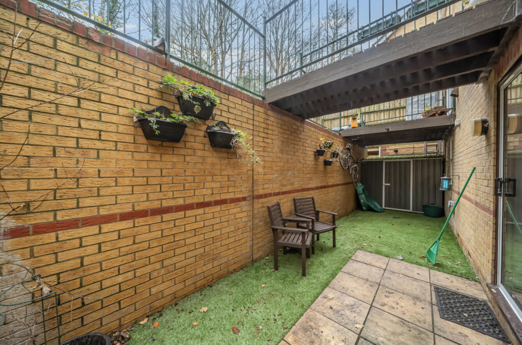 1387400-35-6936f8...