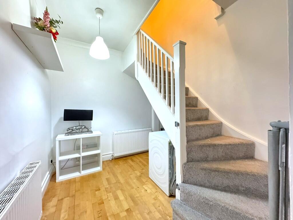 District road  (1...