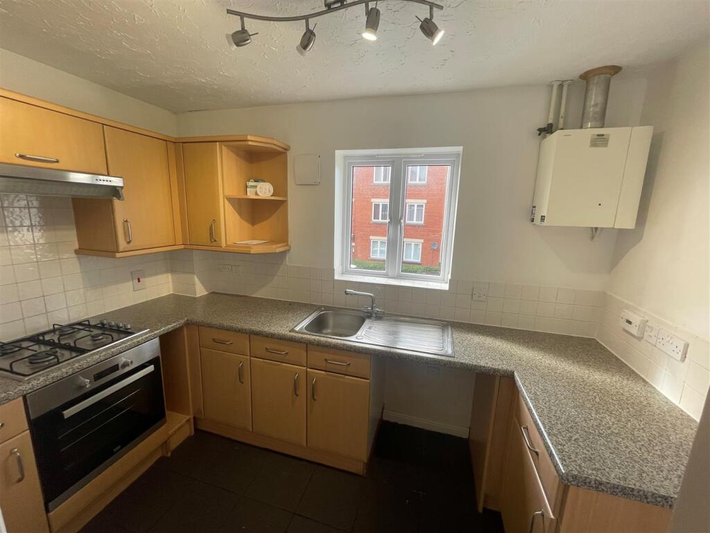 kitchen 2.jpg