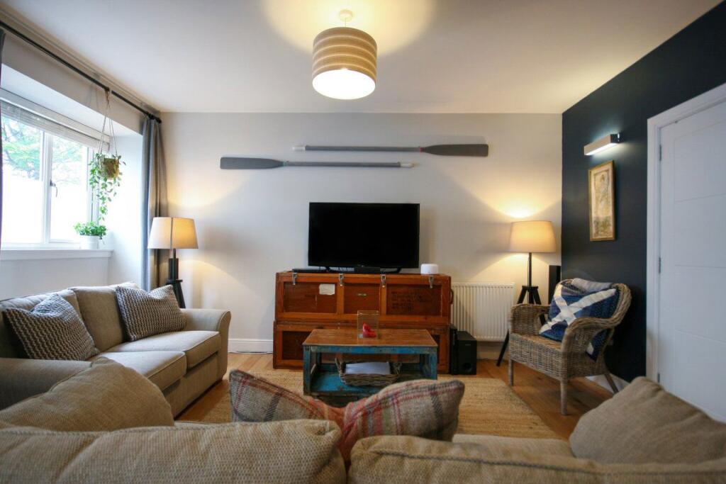 Dewar Place Lane, West End, Haymarket