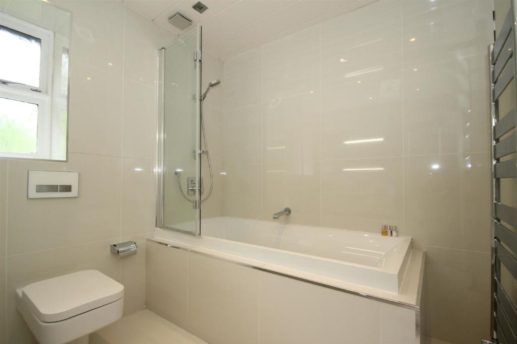 Bathroom Aspect 2