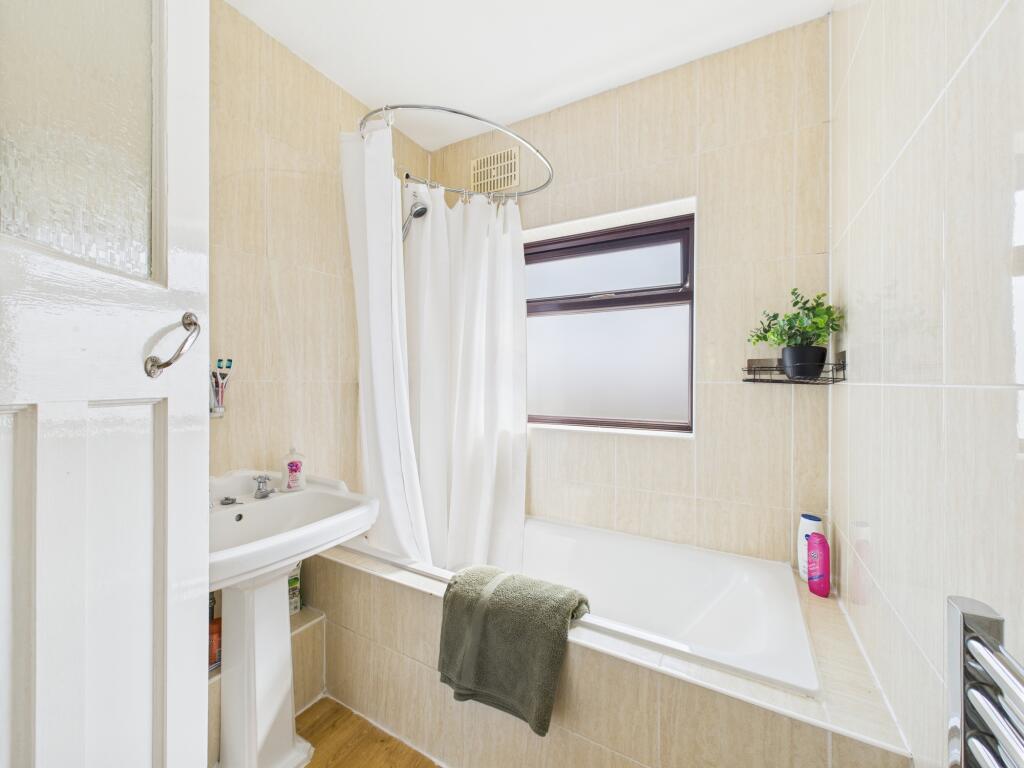 CAM05192G0-PR0108-STILL005