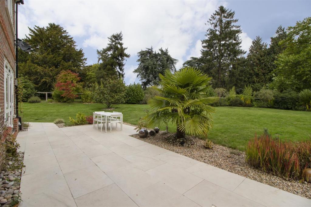 Terrace To Garden.jpg
