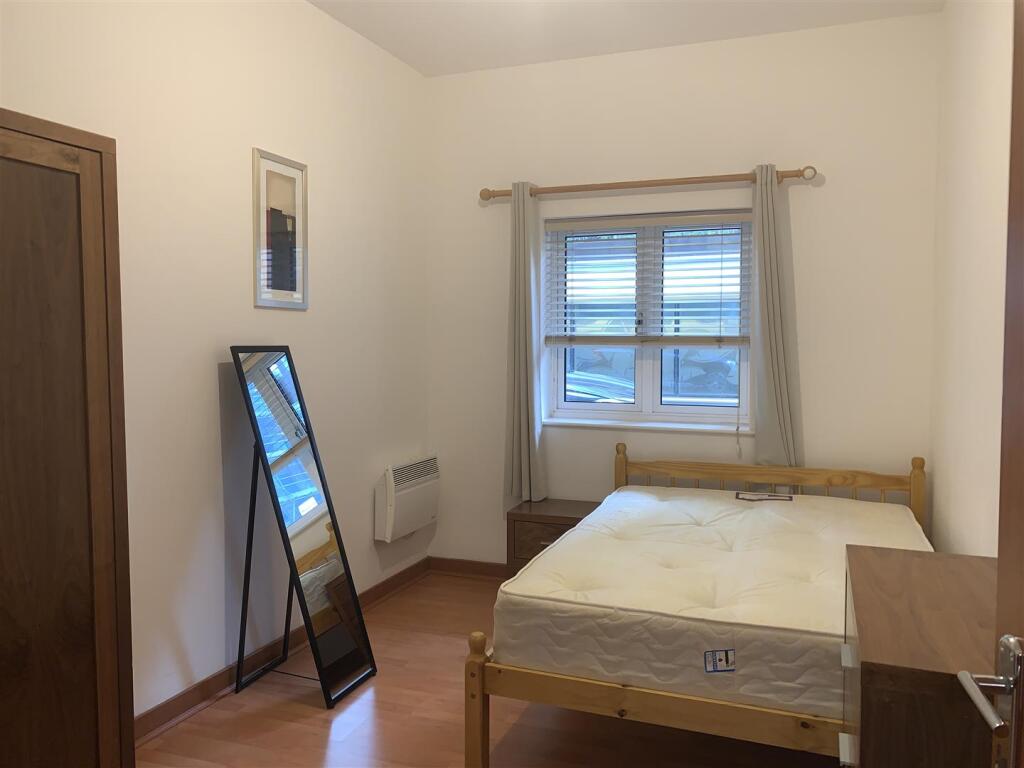 Bedroom1 - (1).JPG