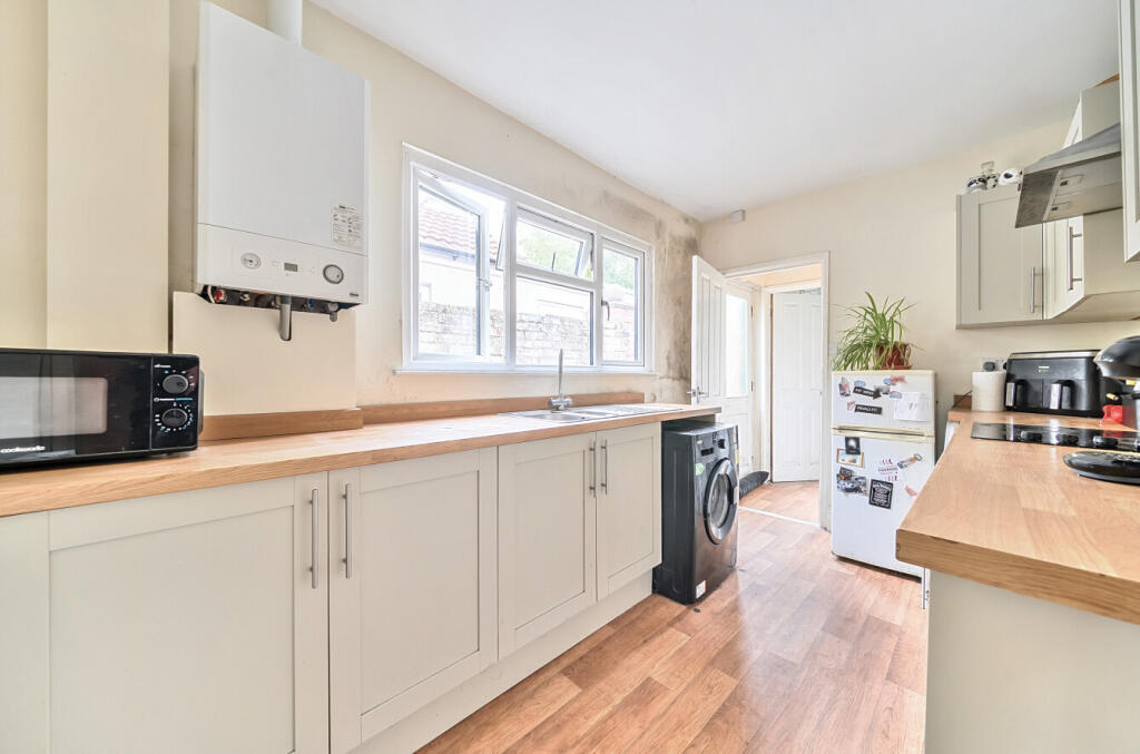 1300499-6-68493fb...