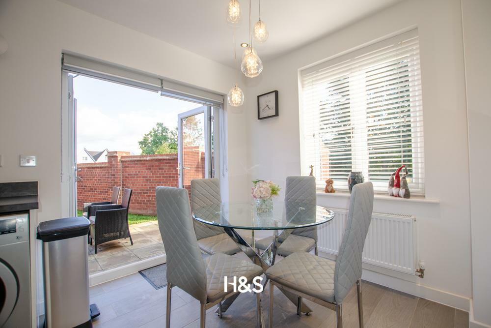 7 noble way - diner 2.jpg