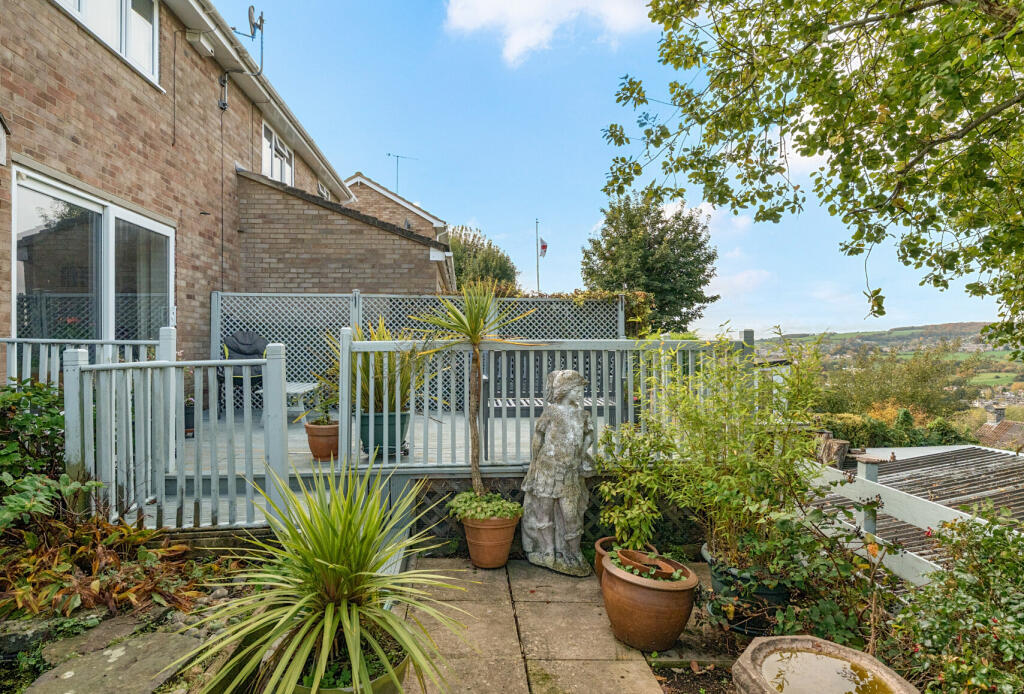 1370017-5-68f8f71...