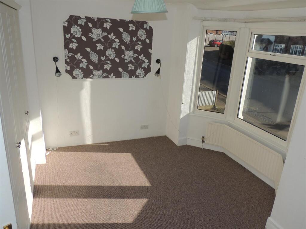 FRONT BEDROOM