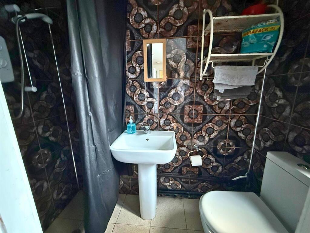 Downstairs Communal WC