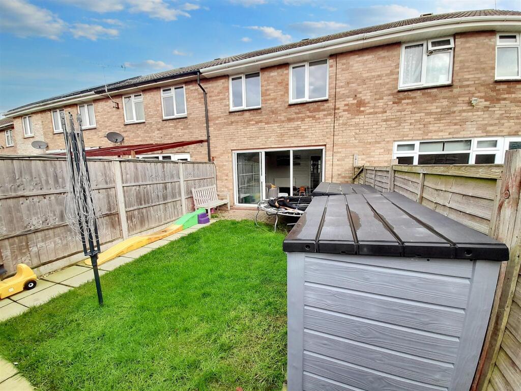 Rear garden 1 new.jpg