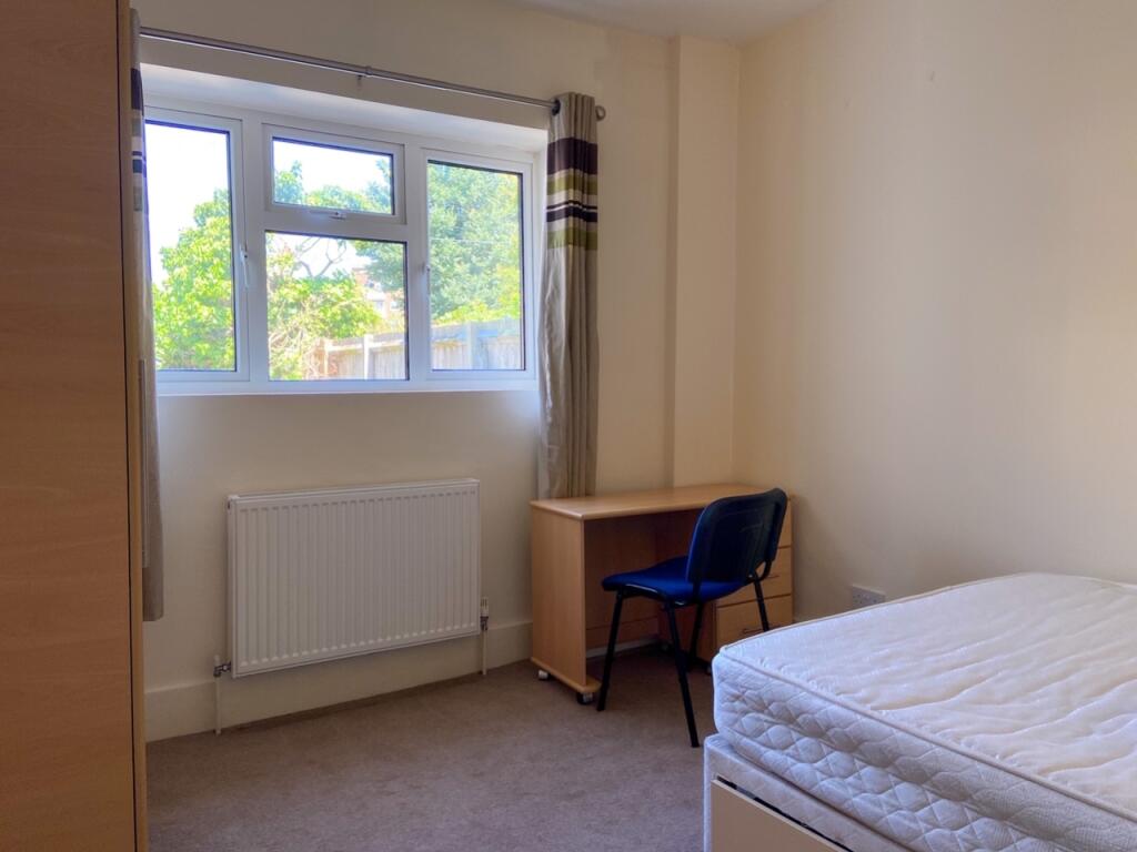 3 Elm Grove Bedroom 2