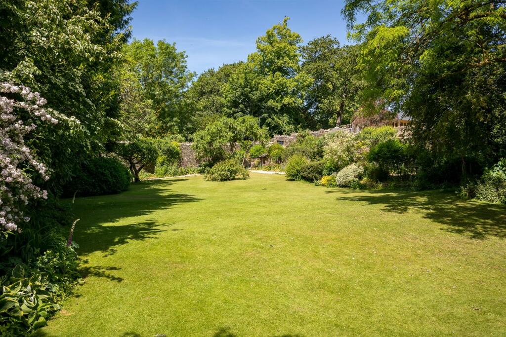 94 - Chipping Croft - GL8 8DQ - Web.jpg