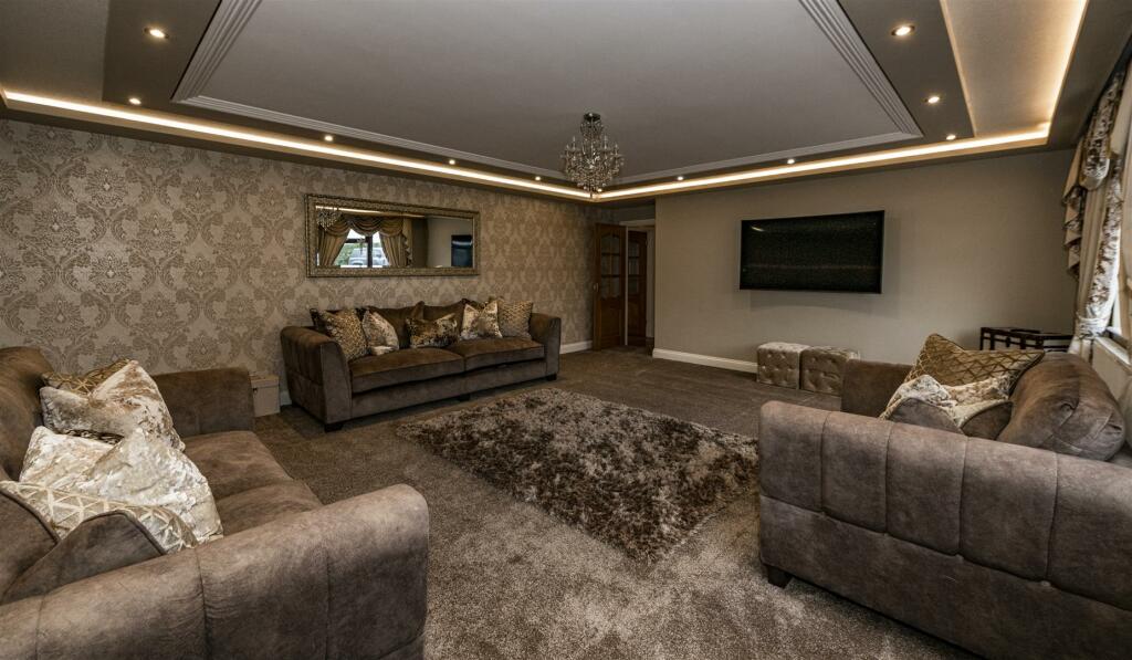 LOUNGE 2