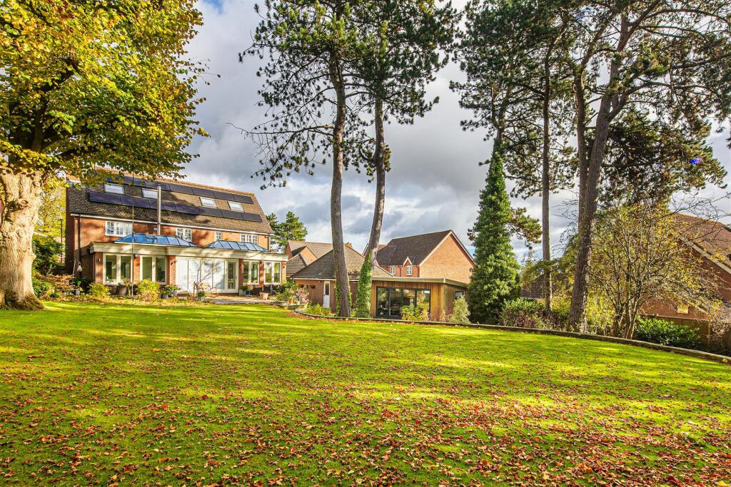 Garden and rear