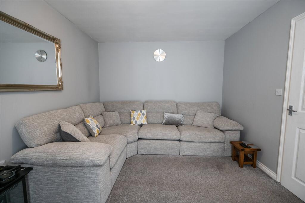 Living Room (2)