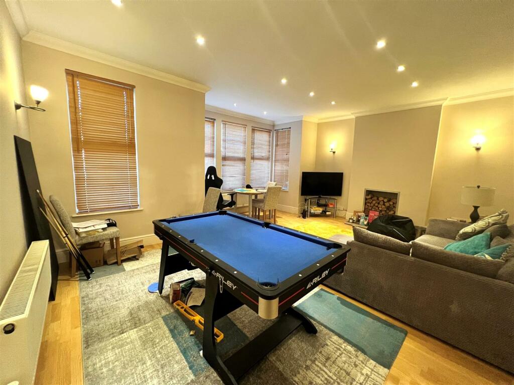 Living Room.jpg