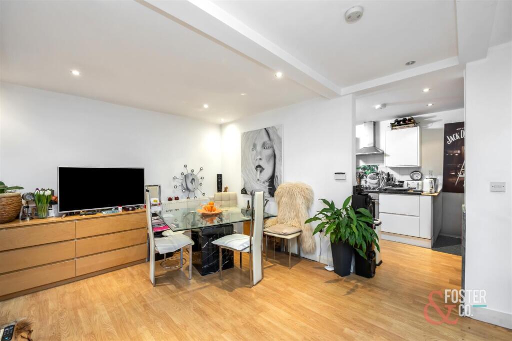 Albany Mews, 8-012.jpg