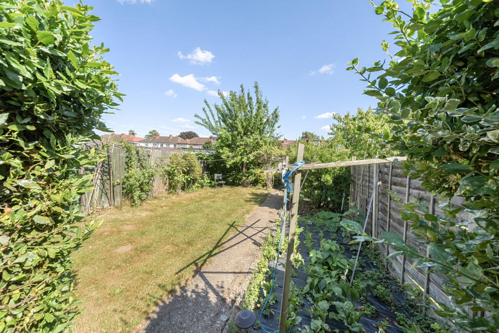 1320833-16-686d45...