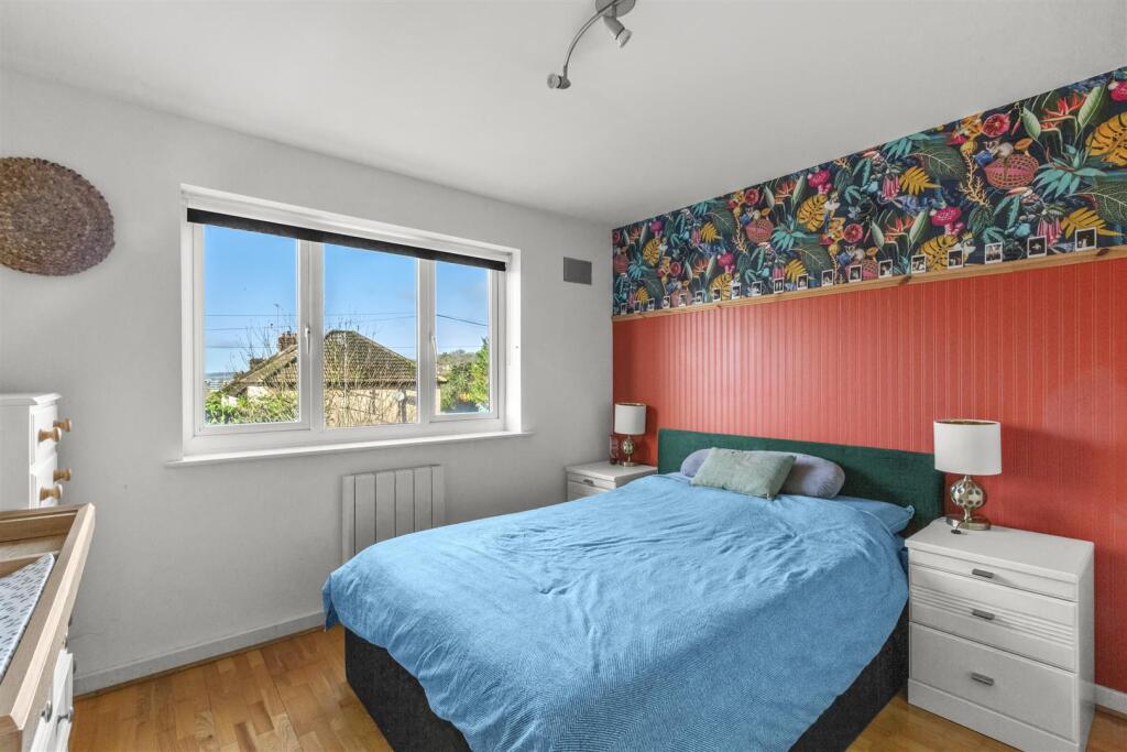 12 Ives House, Ercolani Ave, HP13 7FZ-6.jpg