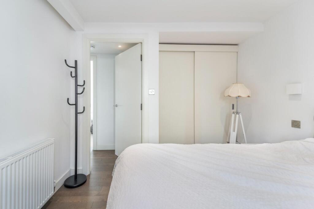 bedroom (3).jpg