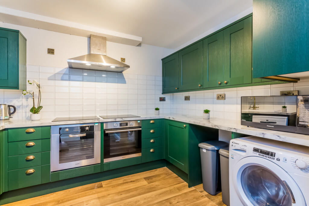 St Hilds Flat 2 kitchen 2