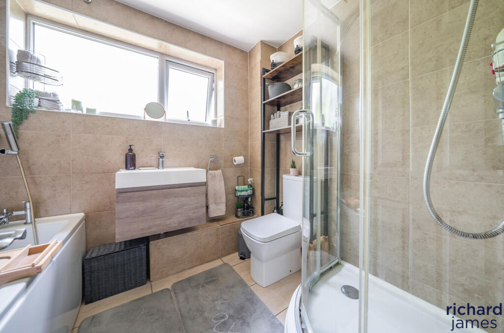 901d5bb3-cae2-487...