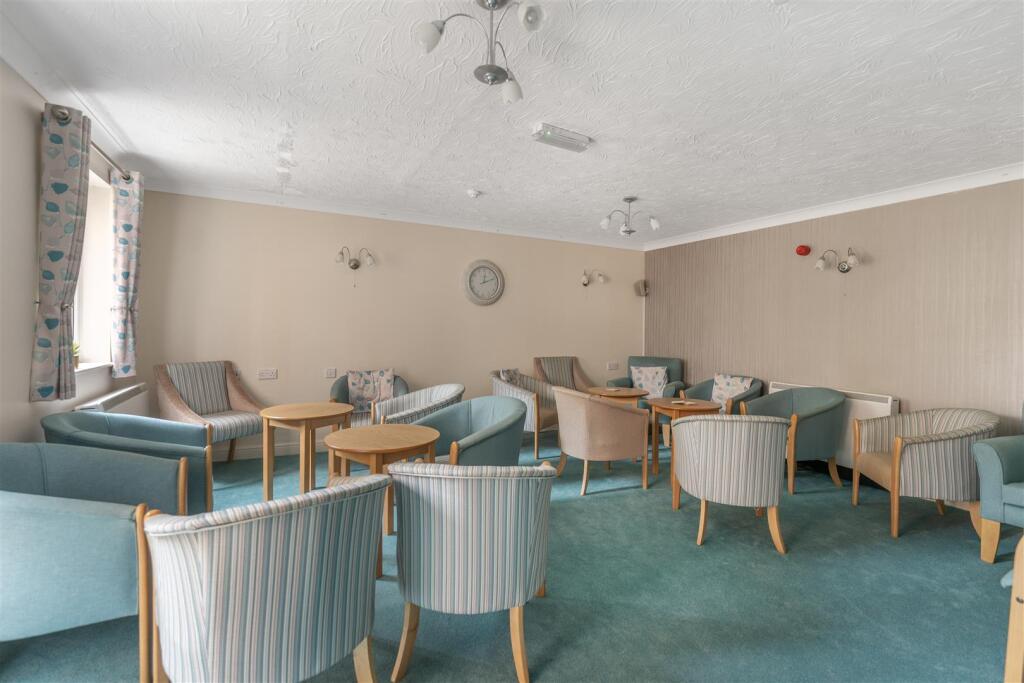 37 Spencer Court, Banbury-22.jpg