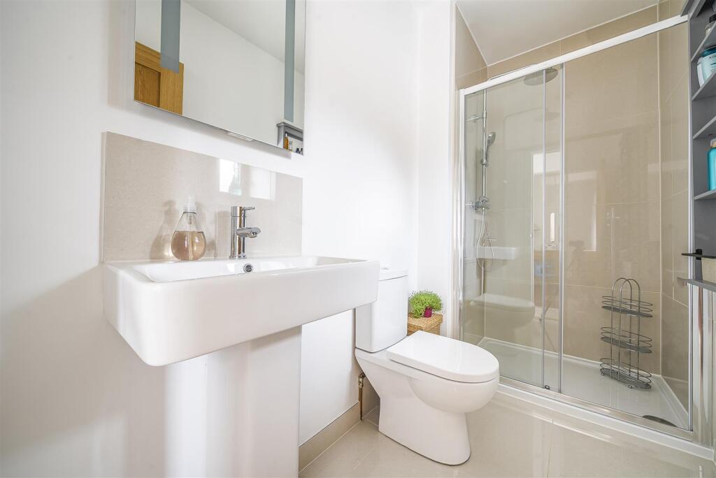 Shower Room.jpg