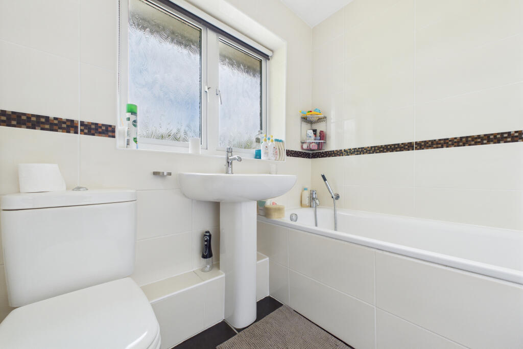 CAM05454G0-PR0038-STILL006