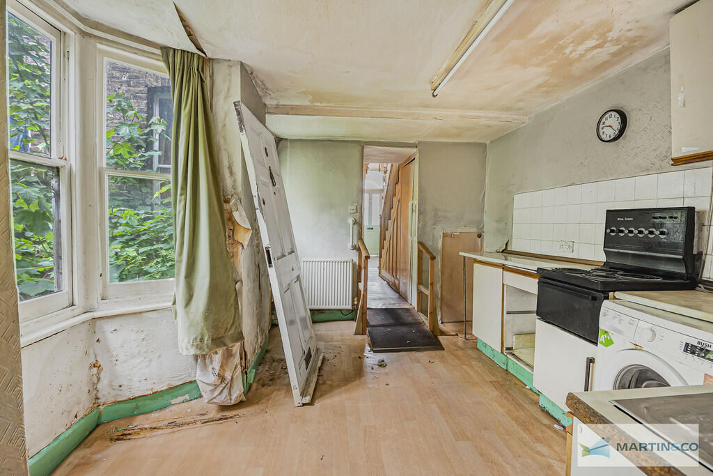 10_32709_watermar...