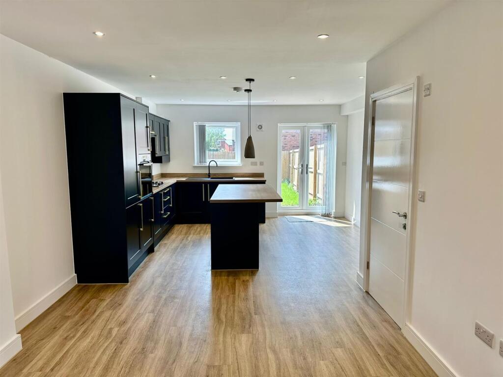 WhatsApp Image 2025-07-14 at 14.02.32 (2).jpeg