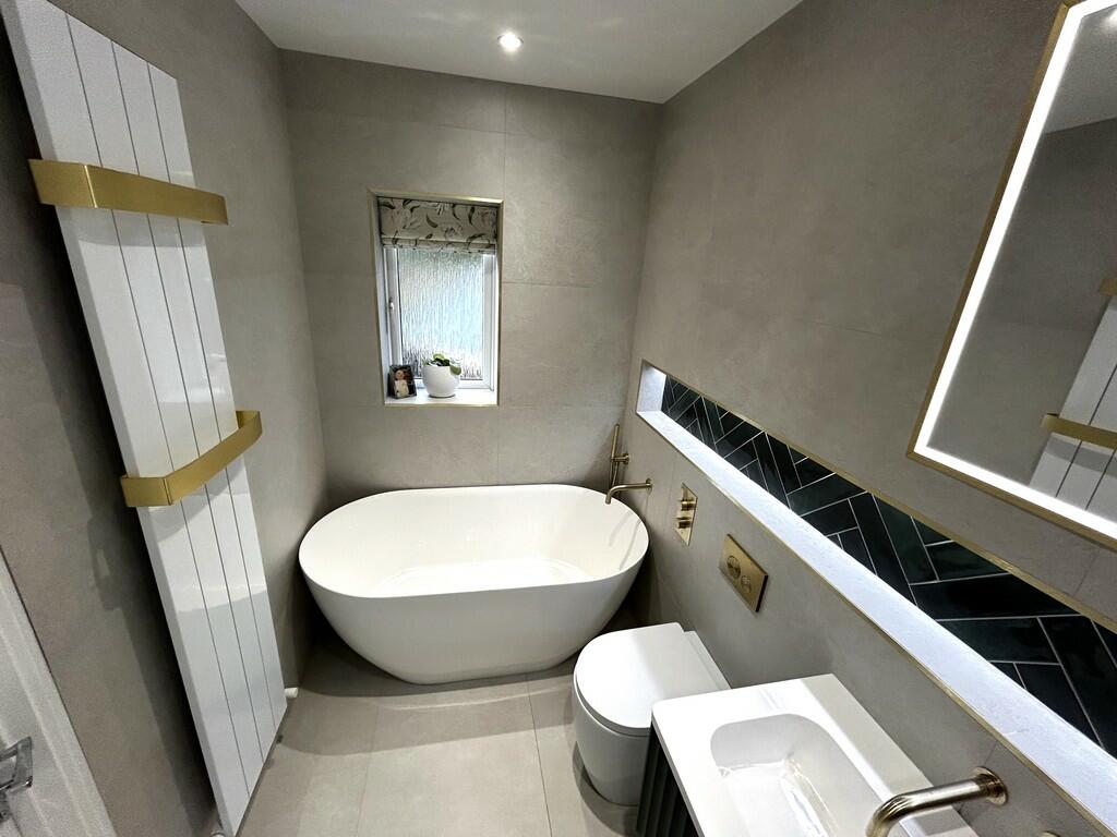 En suite Bathroom