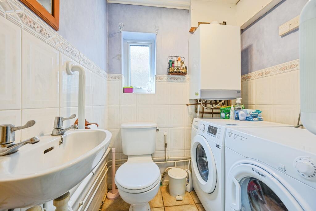 Guest WC &amp; Utility