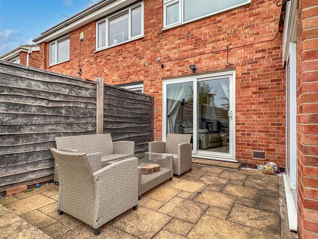 Paved Seating Area 902