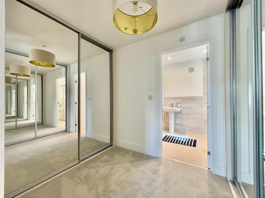 WhatsApp Image 2025-09-09 at 16.00.35_68c66794.jpg