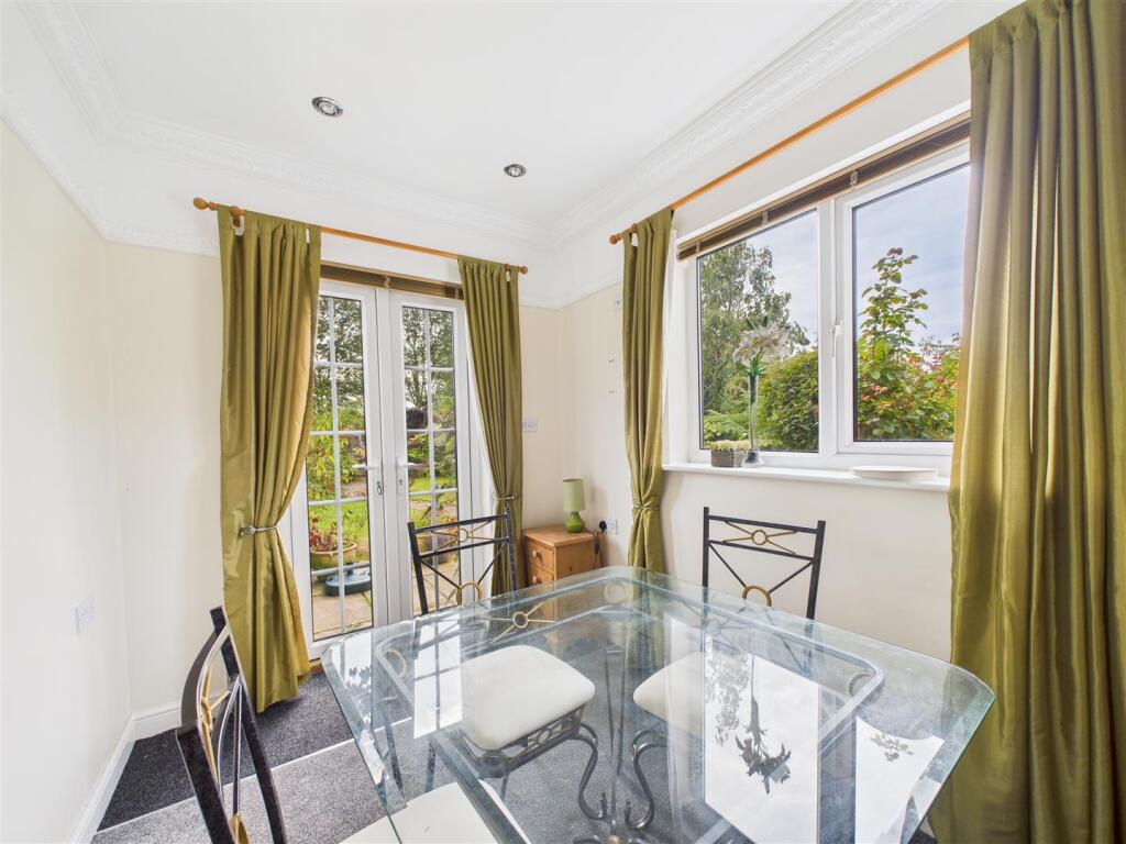 GARDEN ROOM/ DINING ROOM