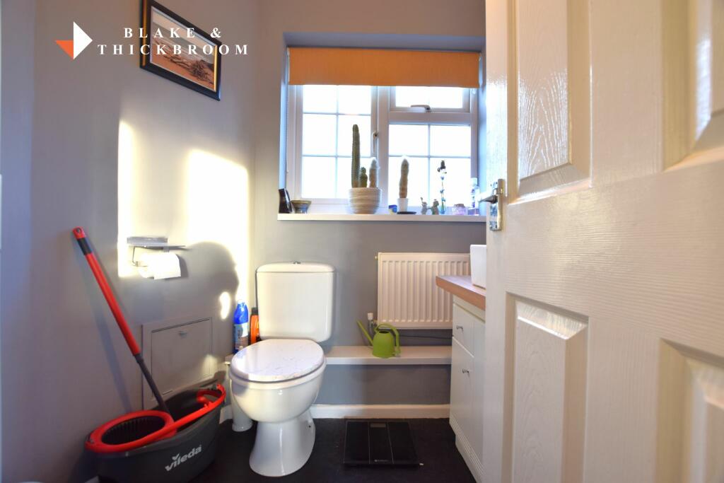 GROUND FLOOR CLOAKROOM