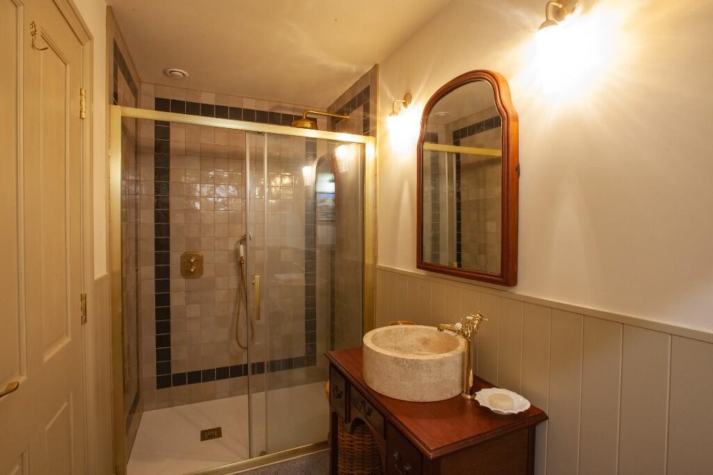 Guest suite