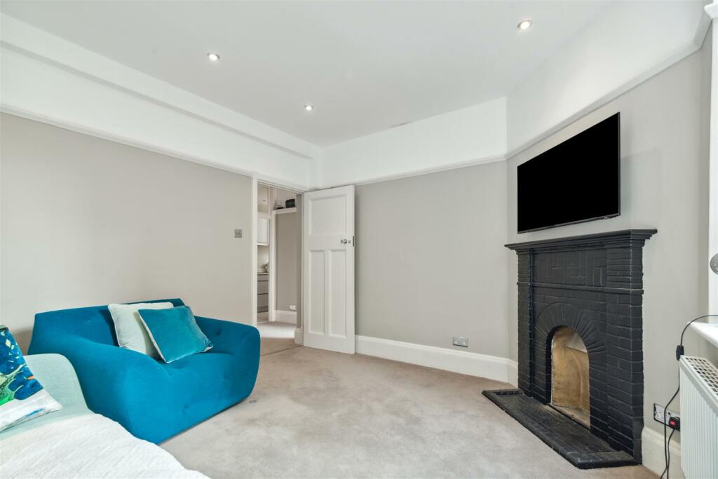 Sitting Room (2)