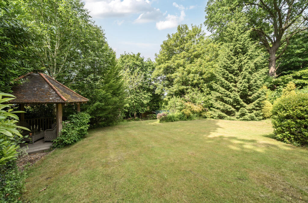 1299882-11-682f39...