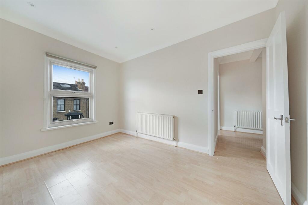Barclay Road, E17