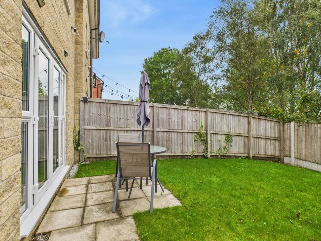 CAM03729G0-PR0154-STILL026