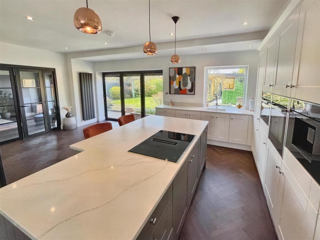 Open Plan Living &amp; Dining Kitchen Aspect 2