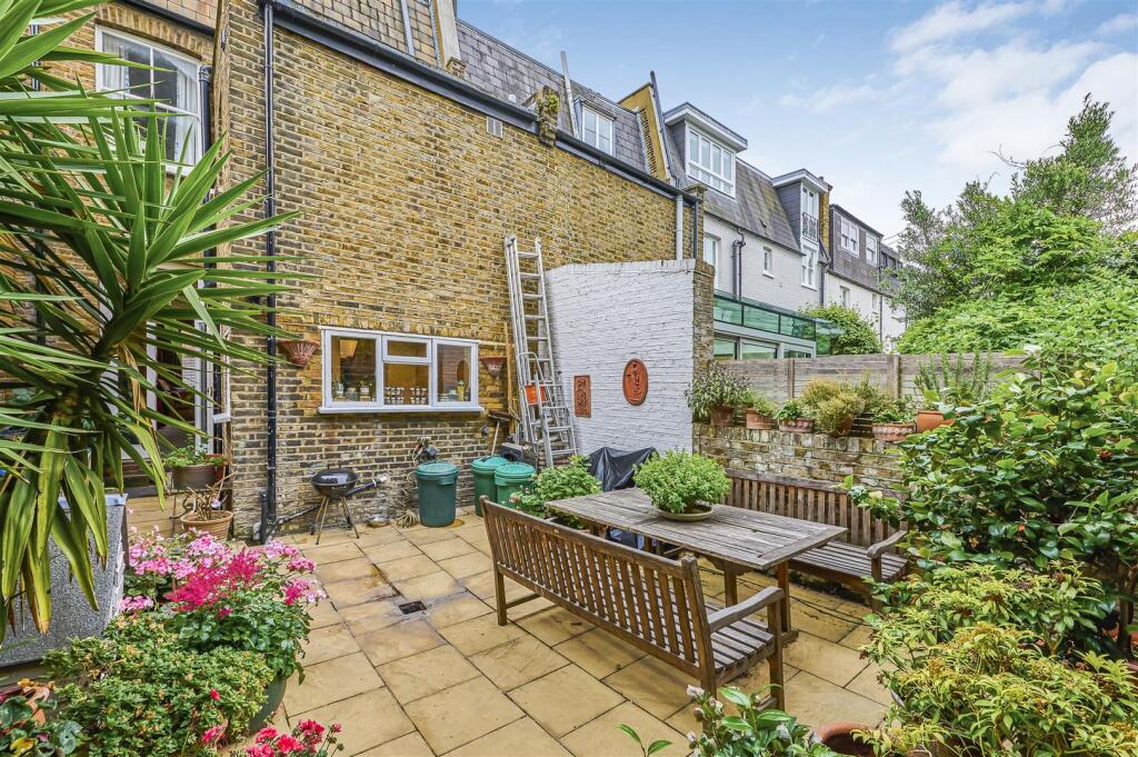 Aspire_-_Swift_Street__London_SW6_5AG__UK_13.jpg